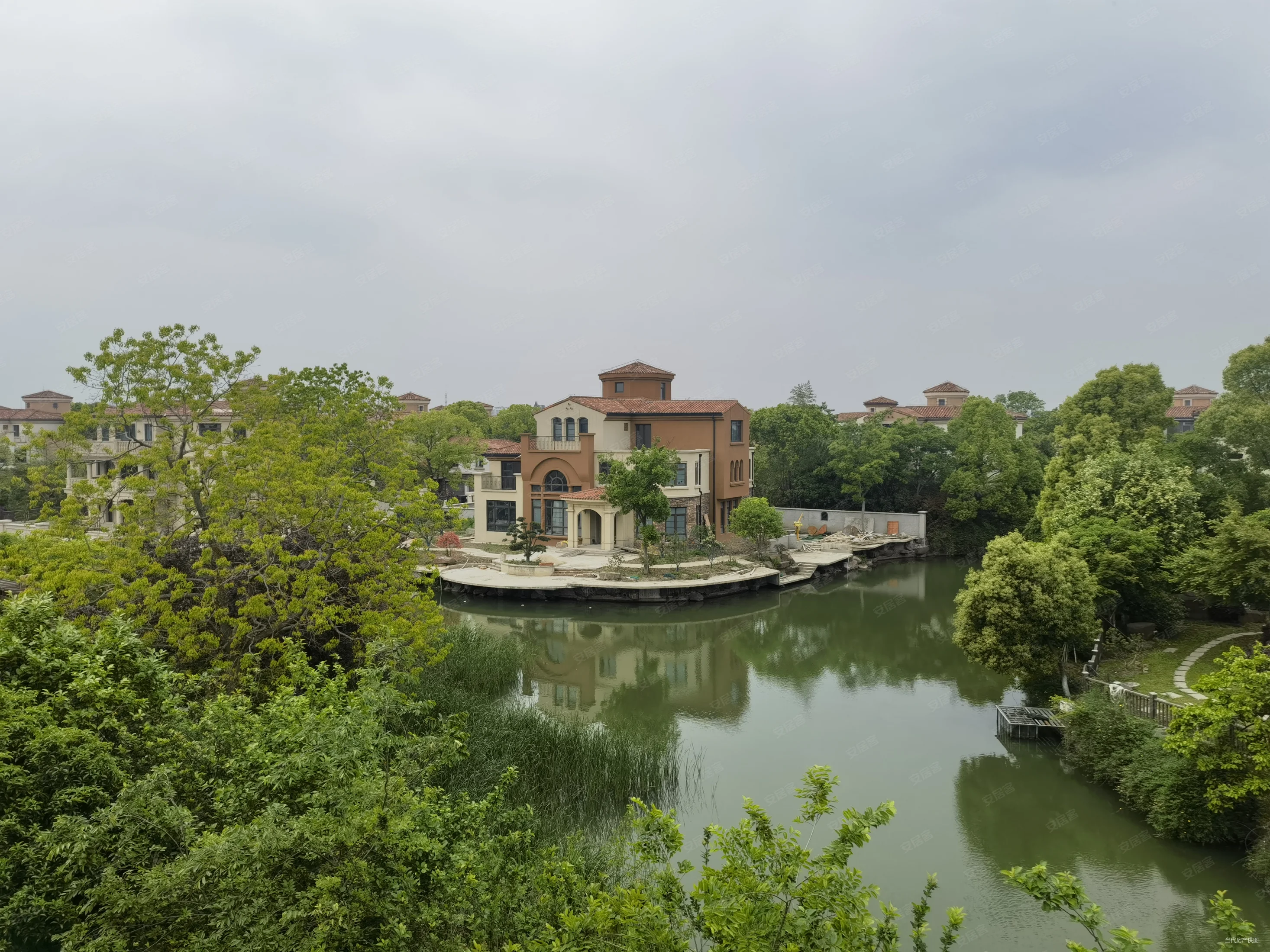 香港大易墅国际设计学院：餐厅位置与风水的关系解析